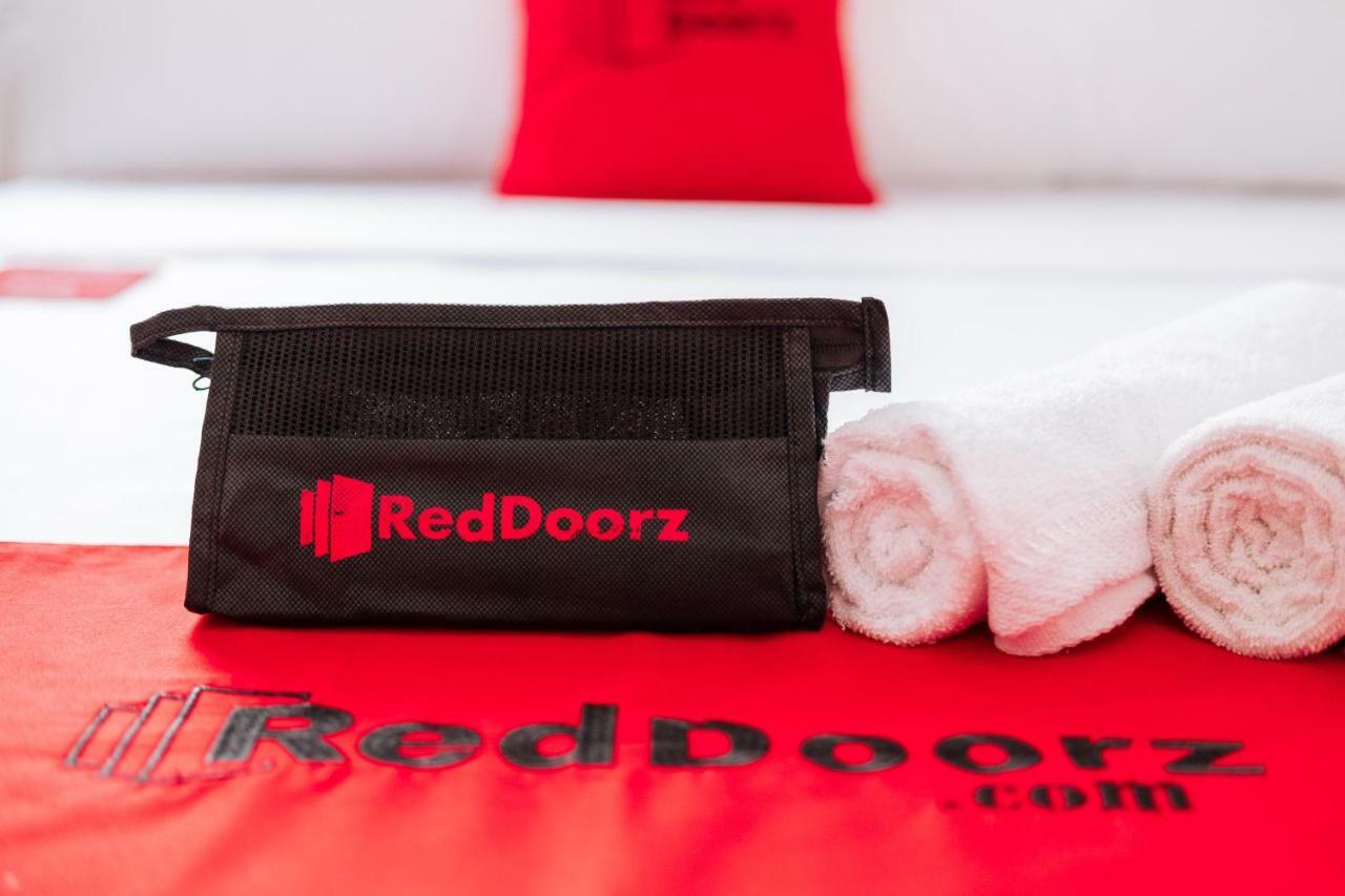 Reddoorz Plus @ Silk Residences Sta. Mesa Monthly Stay Manila Bagian luar foto